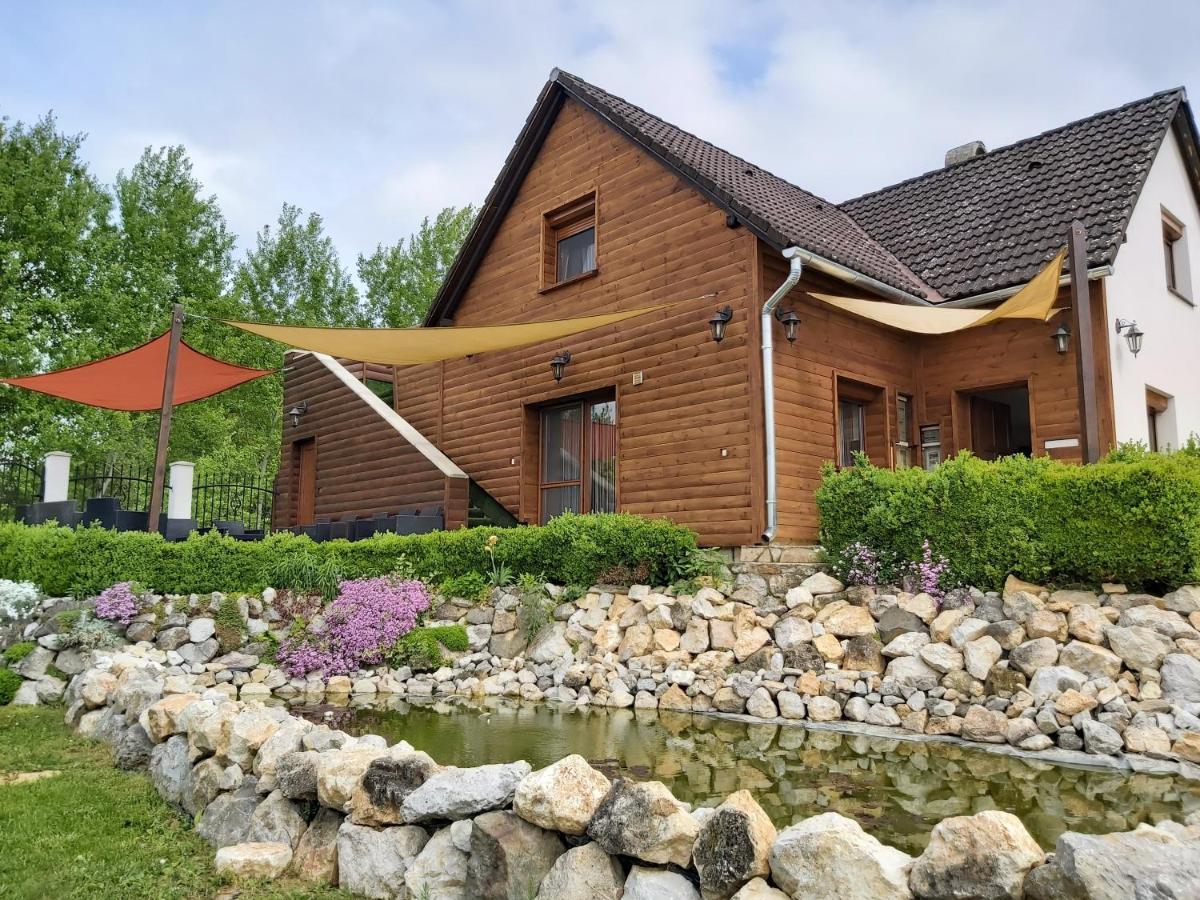 Villa Kovacsszenaja Vendeghaz Exterior foto